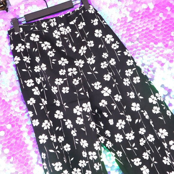 BLACK WHITE CAPRI PANTS 24W Alfred Dunner Floral Feminine Goth Stretch Summer - Picture 1 of 8